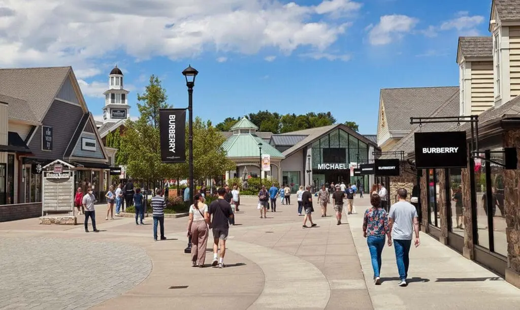 Woodbury Common vs Northeast Outlet Malls: Complete Comparison