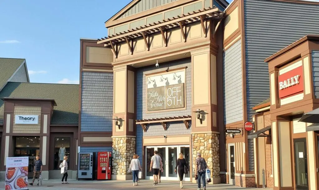 Saks Fifth Avenue OFF 5TH at Woodbury Common