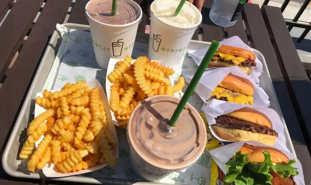 woodbury common with kids food court