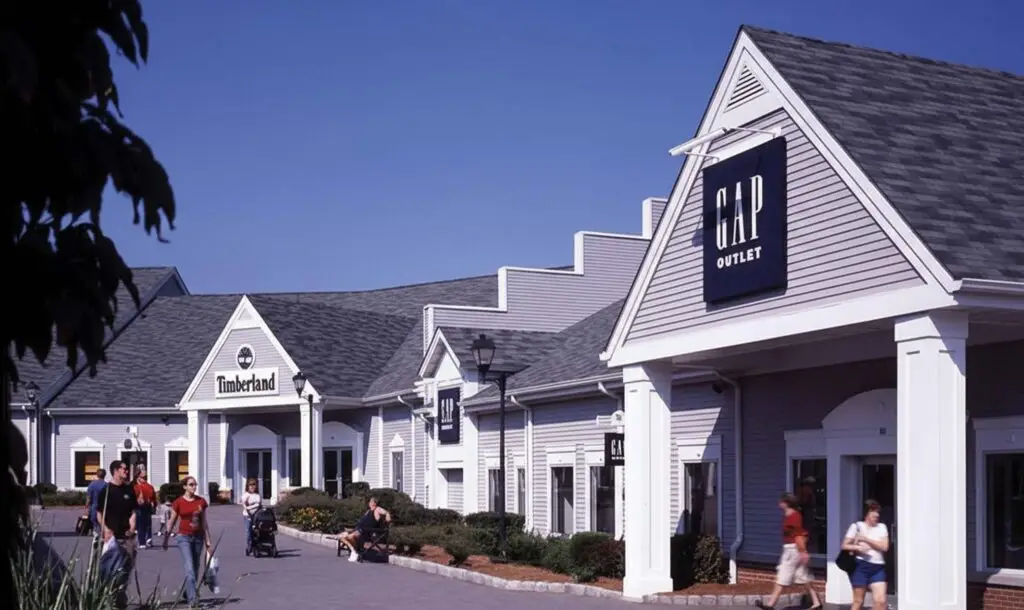 woodbury commons history